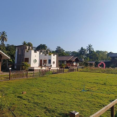ม่วนใจ๋ปันสุข โฮมสเตย์แอนคาเฟ่ Muanjai Punsuk Homestay And Cafe 촘통 외부 사진