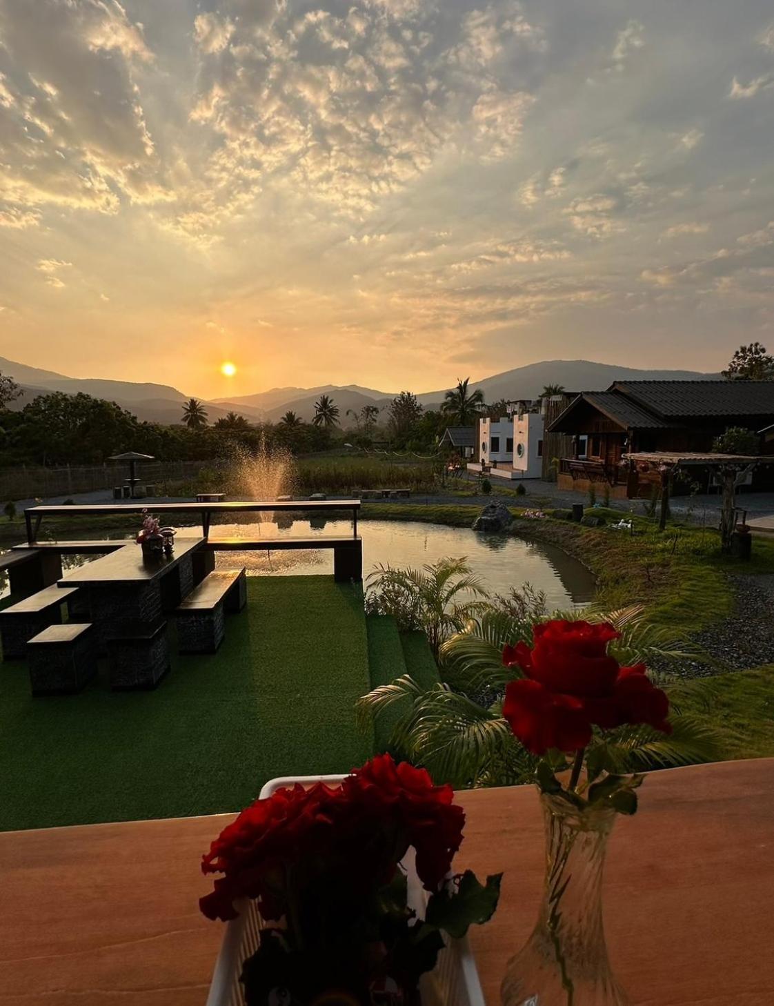 ม่วนใจ๋ปันสุข โฮมสเตย์แอนคาเฟ่ Muanjai Punsuk Homestay And Cafe 촘통 외부 사진