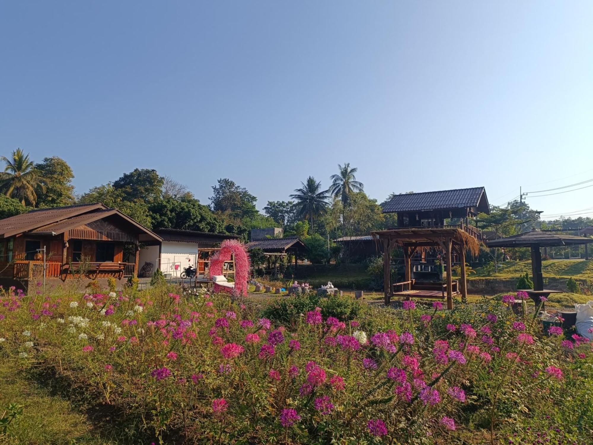 ม่วนใจ๋ปันสุข โฮมสเตย์แอนคาเฟ่ Muanjai Punsuk Homestay And Cafe 촘통 외부 사진
