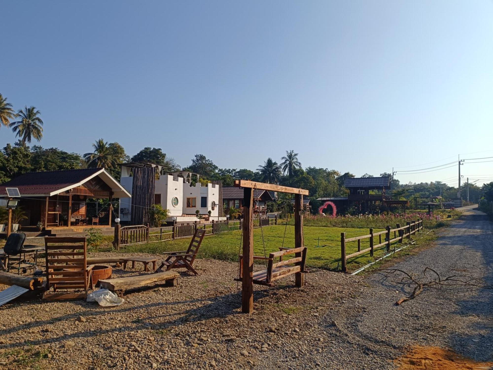 ม่วนใจ๋ปันสุข โฮมสเตย์แอนคาเฟ่ Muanjai Punsuk Homestay And Cafe 촘통 외부 사진