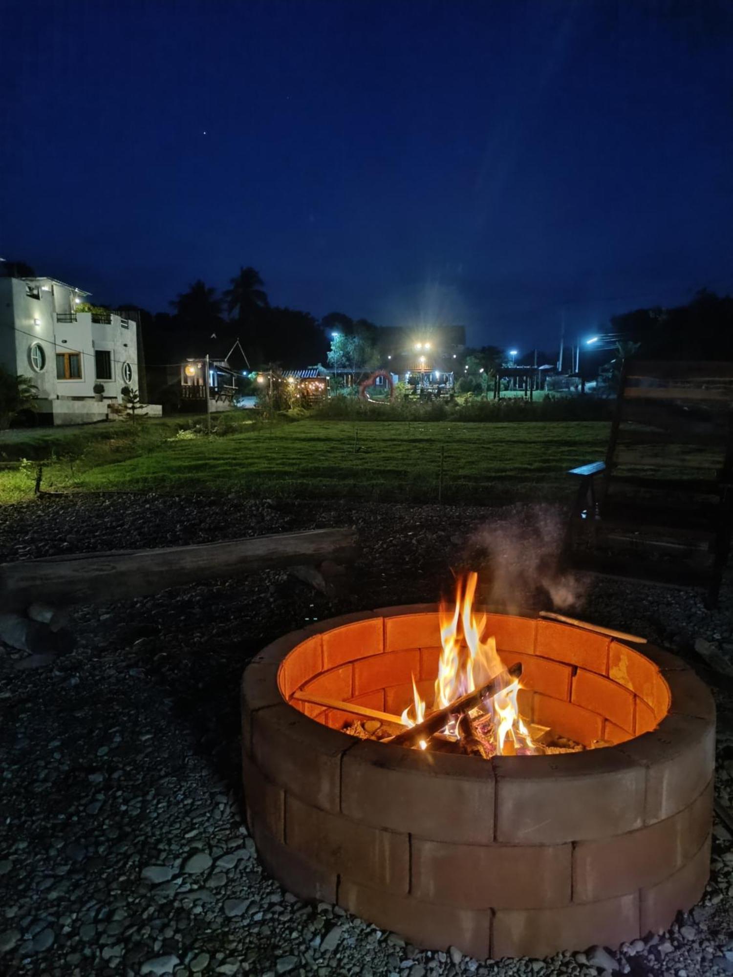 ม่วนใจ๋ปันสุข โฮมสเตย์แอนคาเฟ่ Muanjai Punsuk Homestay And Cafe 촘통 외부 사진