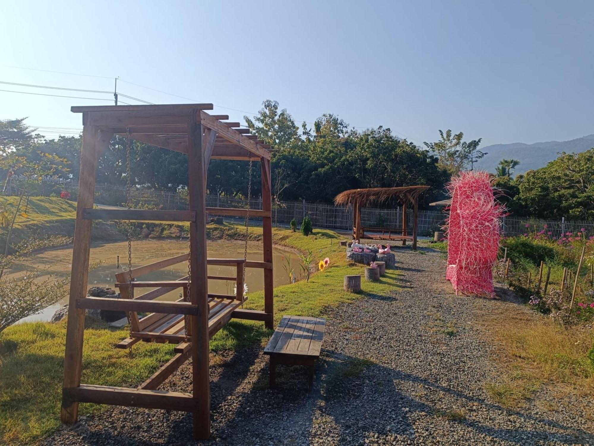 ม่วนใจ๋ปันสุข โฮมสเตย์แอนคาเฟ่ Muanjai Punsuk Homestay And Cafe 촘통 외부 사진