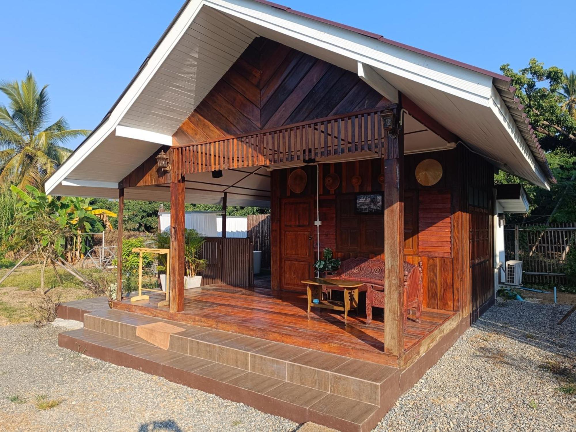 ม่วนใจ๋ปันสุข โฮมสเตย์แอนคาเฟ่ Muanjai Punsuk Homestay And Cafe 촘통 외부 사진