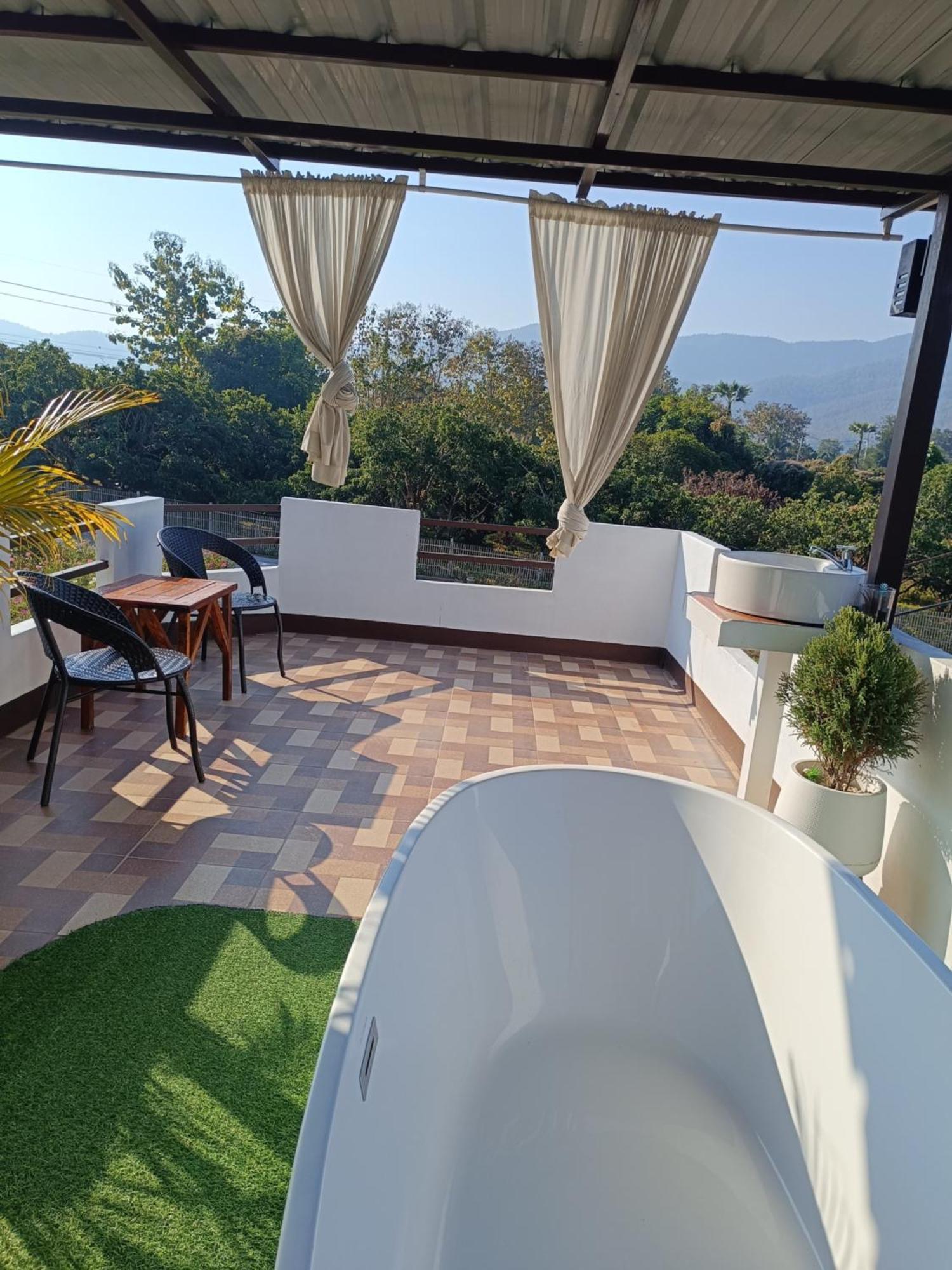 ม่วนใจ๋ปันสุข โฮมสเตย์แอนคาเฟ่ Muanjai Punsuk Homestay And Cafe 촘통 외부 사진